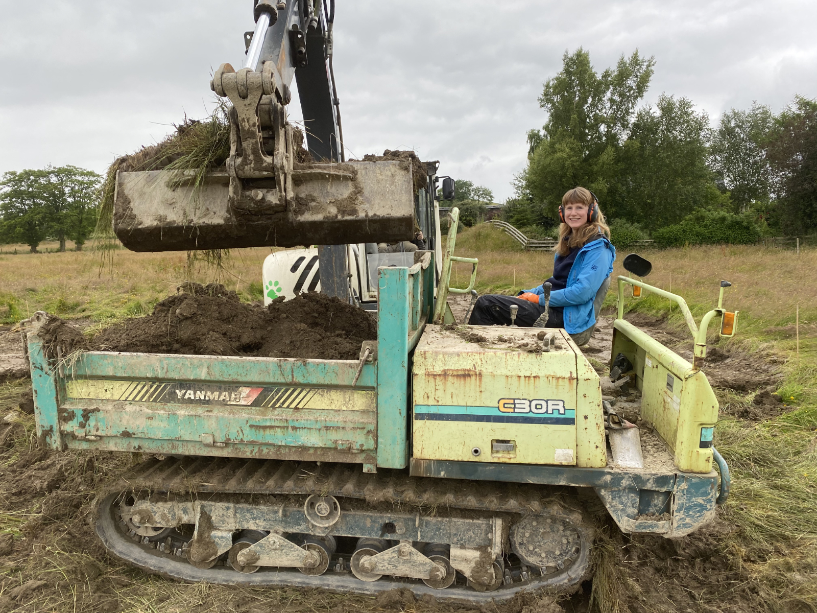 Fi driving a dumper